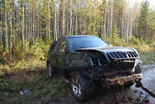Водитель Land Cruiser опрокинулся в кювет